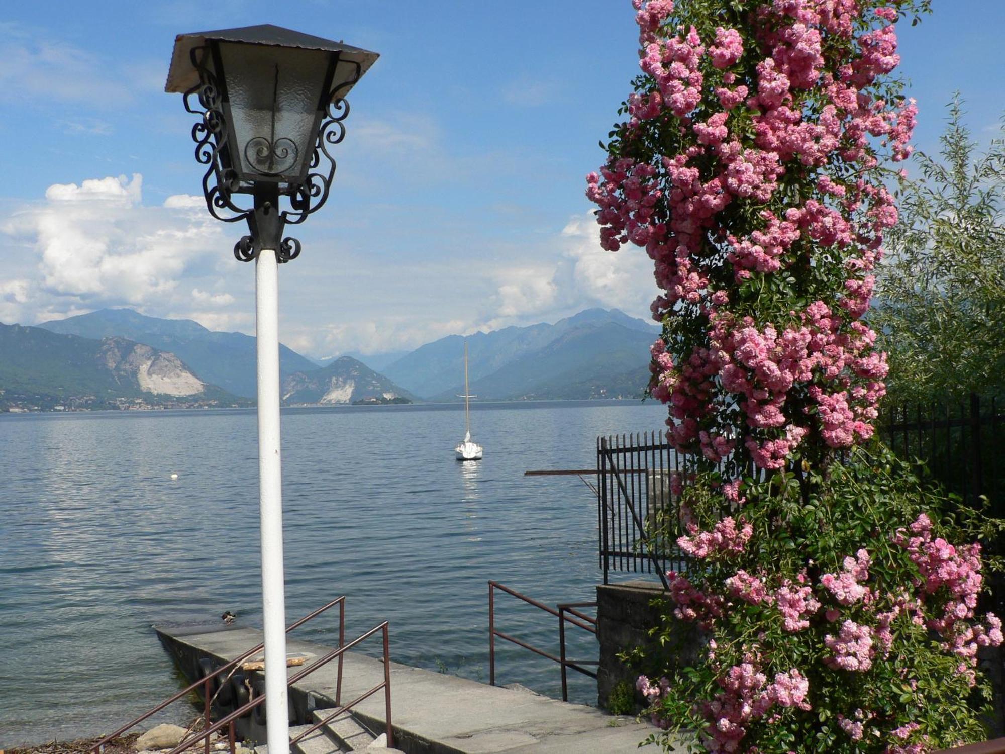 Albergo Riva Reno Di Leggiuno ภายนอก รูปภาพ