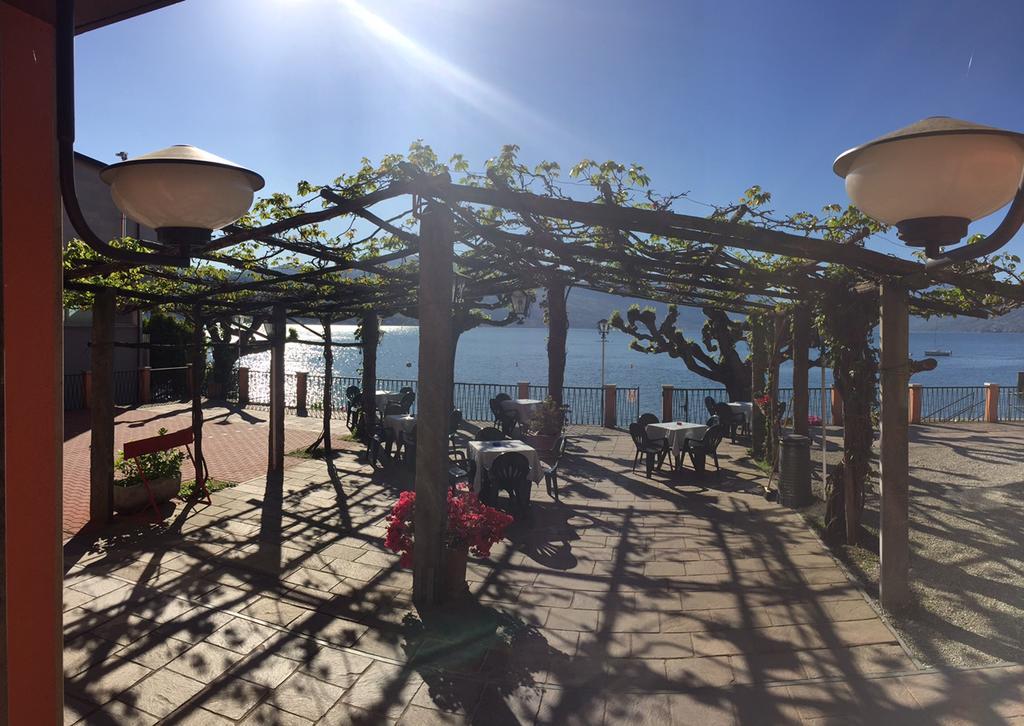 Albergo Riva Reno Di Leggiuno ภายนอก รูปภาพ