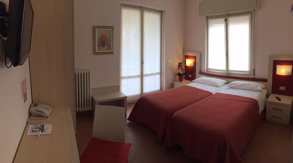 Albergo Riva Reno Di Leggiuno ภายนอก รูปภาพ