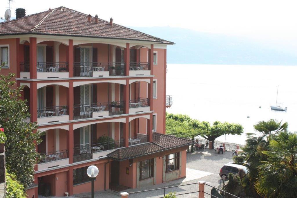Albergo Riva Reno Di Leggiuno ห้อง รูปภาพ